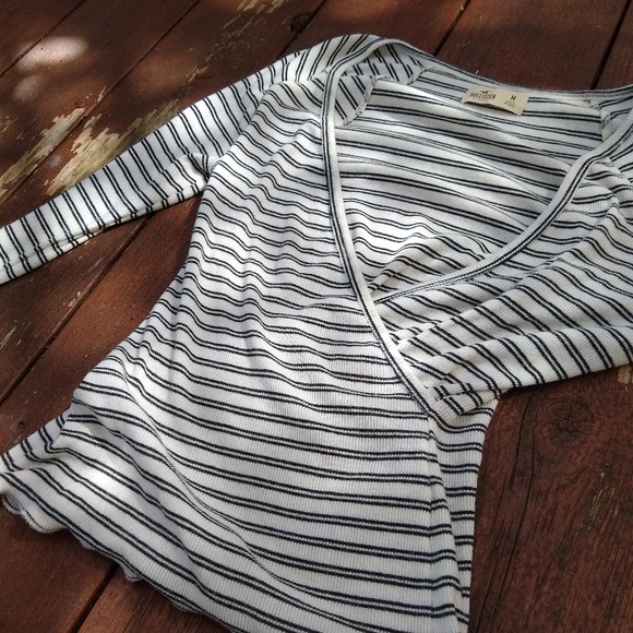 Hollister striped long sleeve shirt - Picture 3 of 3